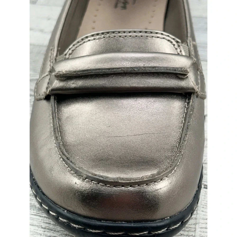 Clarks Collection Ultimate Comfort Women Sz 8M Penny Loafers Metallic Pewter